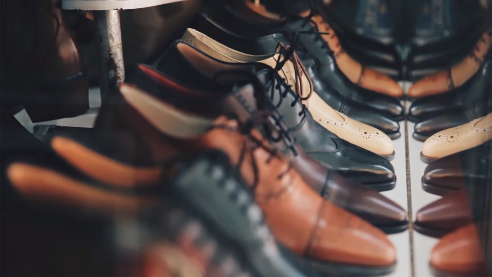 Muške cipele mogu biti u različitim bojama