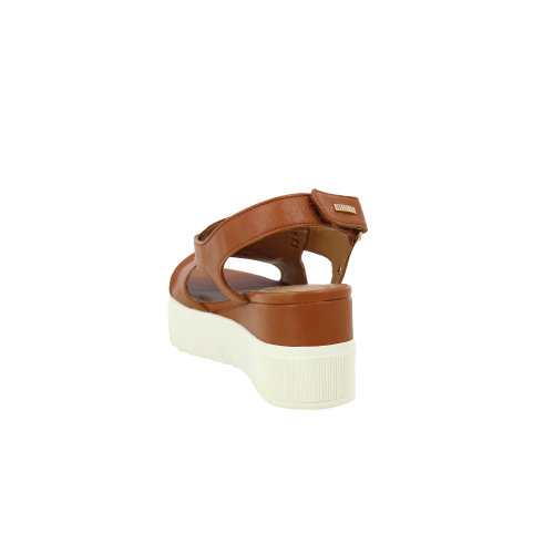 Mustang sandals cognac